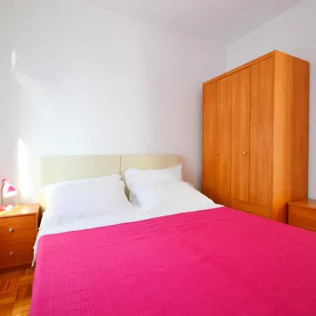 Appartement Lucija-1 *
